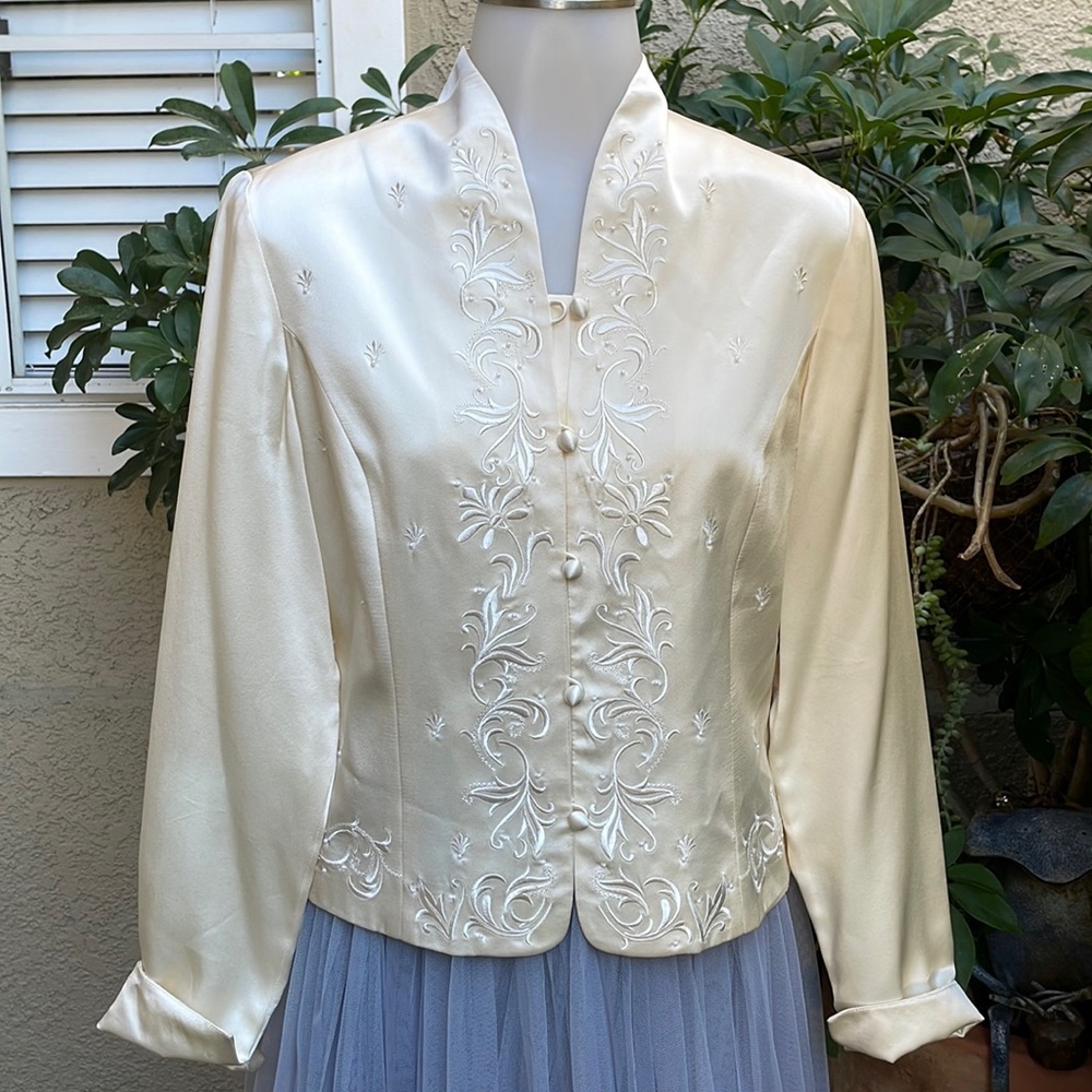 Vintage ivory Talbots 100% silk jacket with embroidery and faux pearls